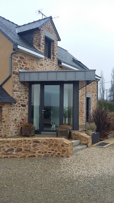 Vue ext�rieur aluminium d'une menuiserie BOIS ALUMINIUM